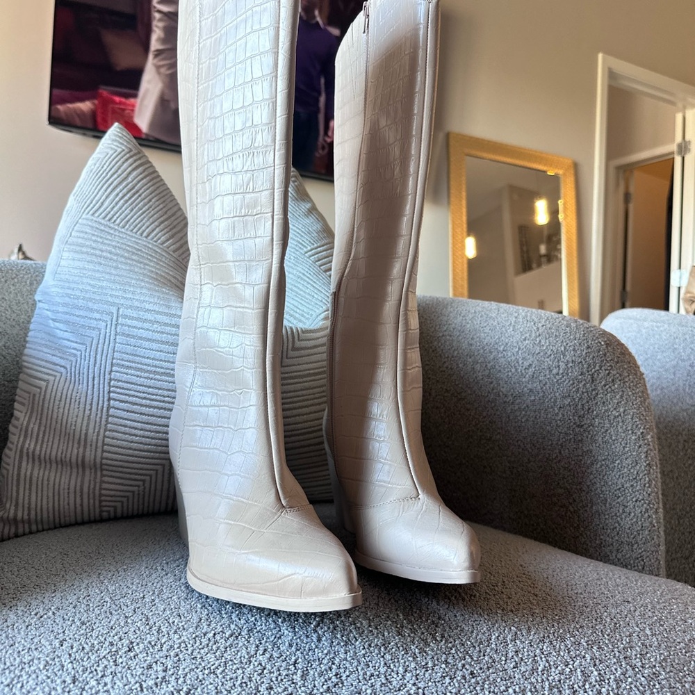 NEW!!! Seychelles Womens Cream Begging Cowboy Inspired Boot